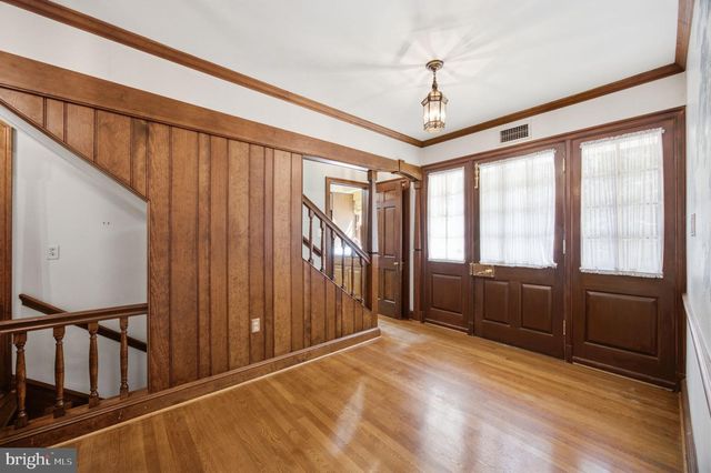 9187 OLD DOMINION DR, Mclean, VA 22102