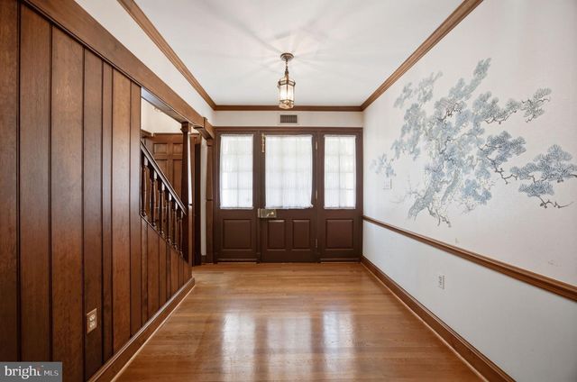 9187 OLD DOMINION DR, Mclean, VA 22102