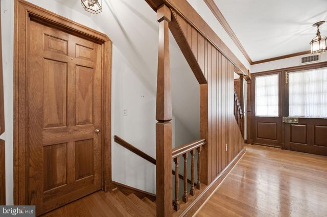 9187 OLD DOMINION DR, Mclean, VA 22102