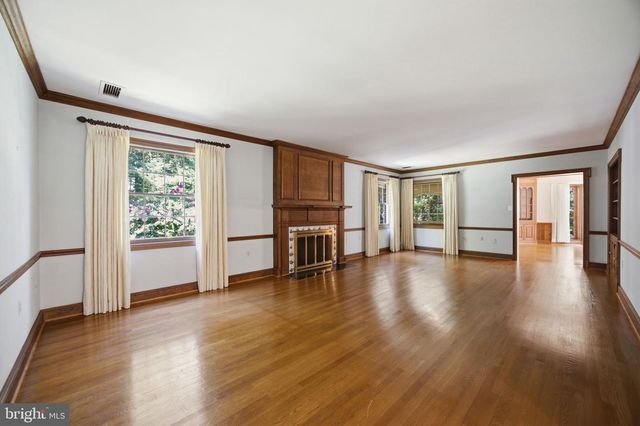 9187 OLD DOMINION DR, Mclean, VA 22102
