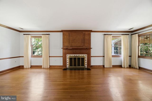 9187 OLD DOMINION DR, Mclean, VA 22102