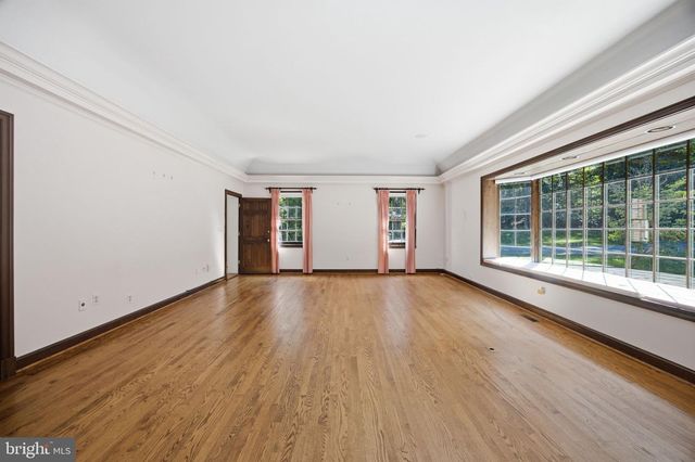 9187 OLD DOMINION DR, Mclean, VA 22102