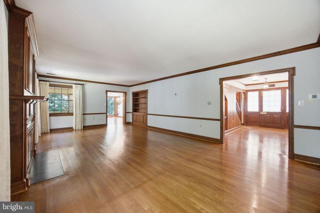 9187 OLD DOMINION DR, Mclean, VA 22102