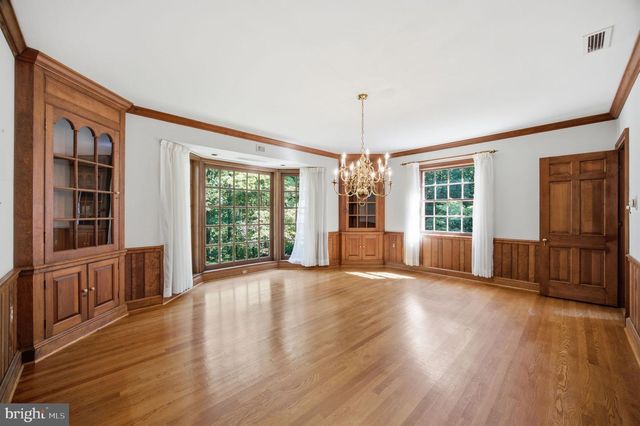 9187 OLD DOMINION DR, Mclean, VA 22102