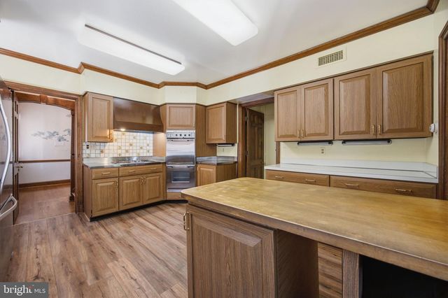 9187 OLD DOMINION DR, Mclean, VA 22102