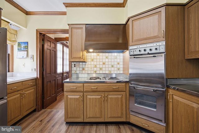9187 OLD DOMINION DR, Mclean, VA 22102