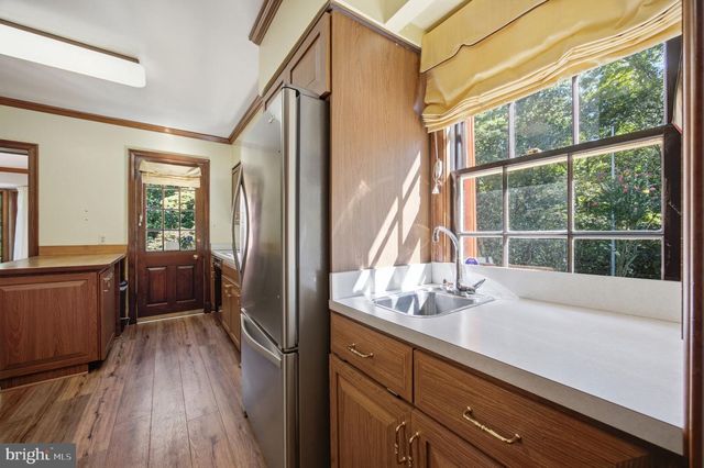 9187 OLD DOMINION DR, Mclean, VA 22102