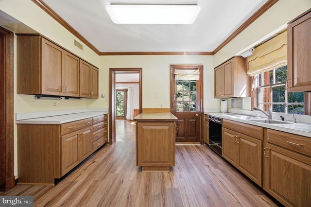 9187 OLD DOMINION DR, Mclean, VA 22102