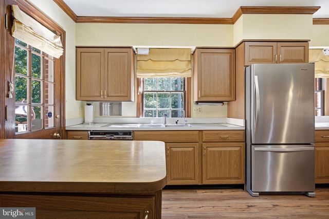 9187 OLD DOMINION DR, Mclean, VA 22102