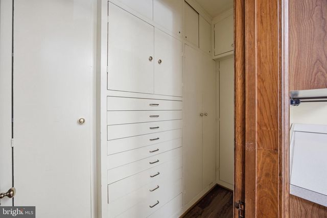 9187 OLD DOMINION DR, Mclean, VA 22102