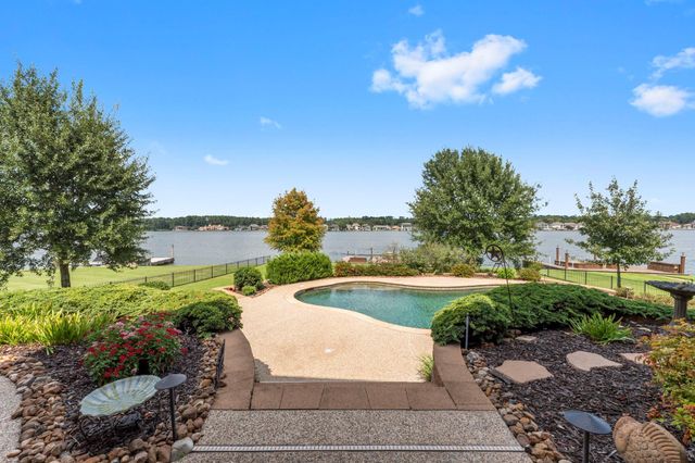 18675 W Cool Breeze Lane, Montgomery, TX 77356
