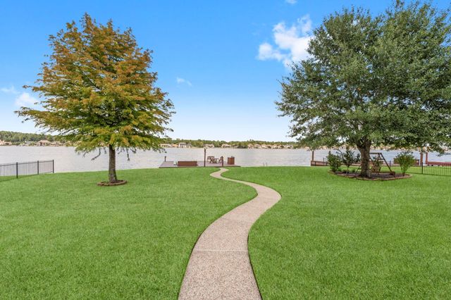 18675 W Cool Breeze Lane, Montgomery, TX 77356