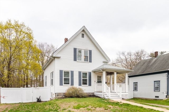 220 Crescent St, Rockland, MA 02370