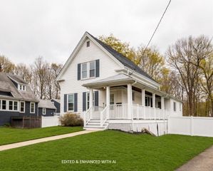 220 Crescent St, Rockland, MA 02370