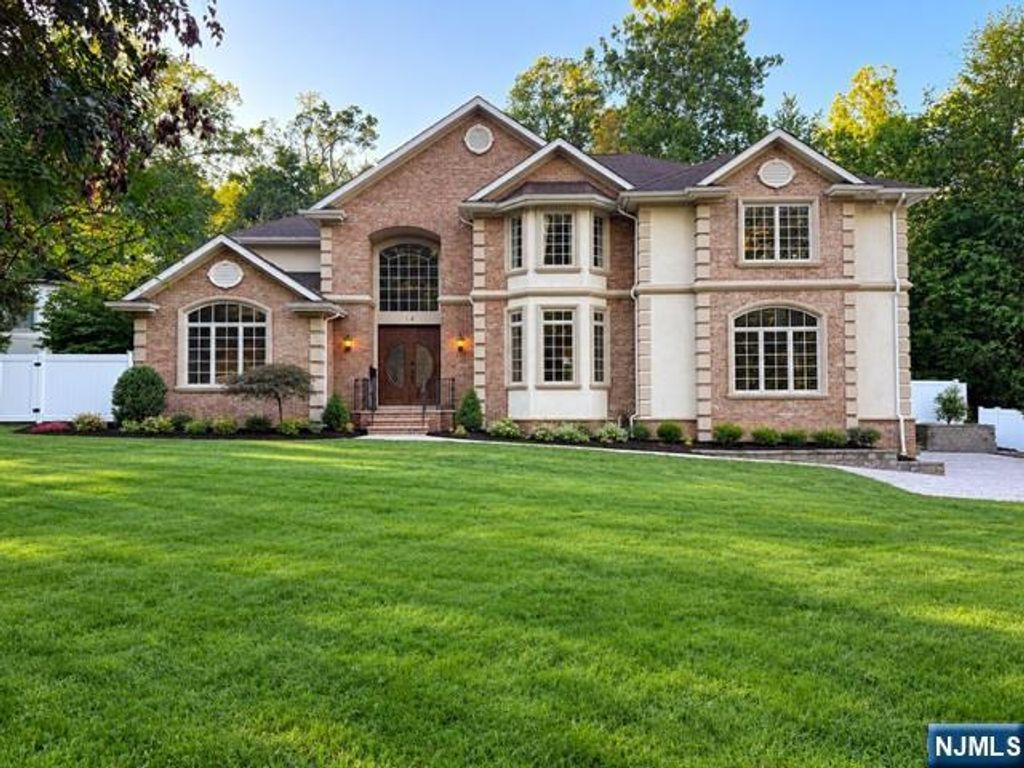 14 O Shaughnessy Lane, Closter, NJ 07624
