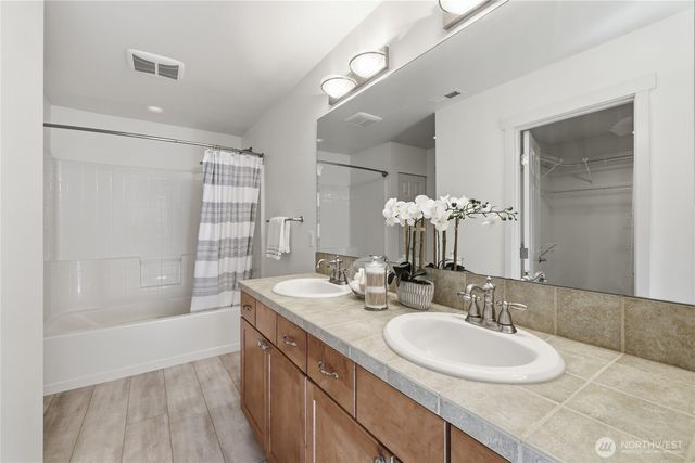 36703 SE Gravenstein Court, Snoqualmie, WA 98065