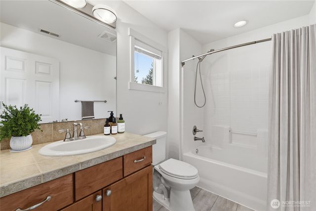 36703 SE Gravenstein Court, Snoqualmie, WA 98065