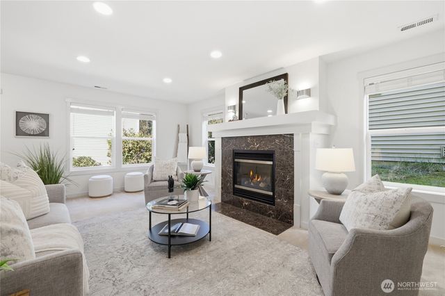 36703 SE Gravenstein Court, Snoqualmie, WA 98065
