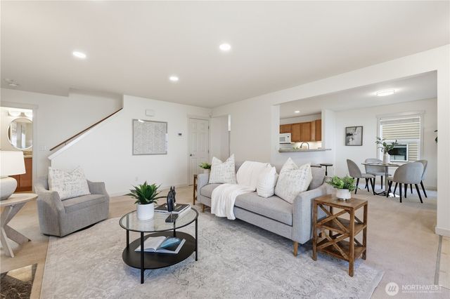 36703 SE Gravenstein Court, Snoqualmie, WA 98065