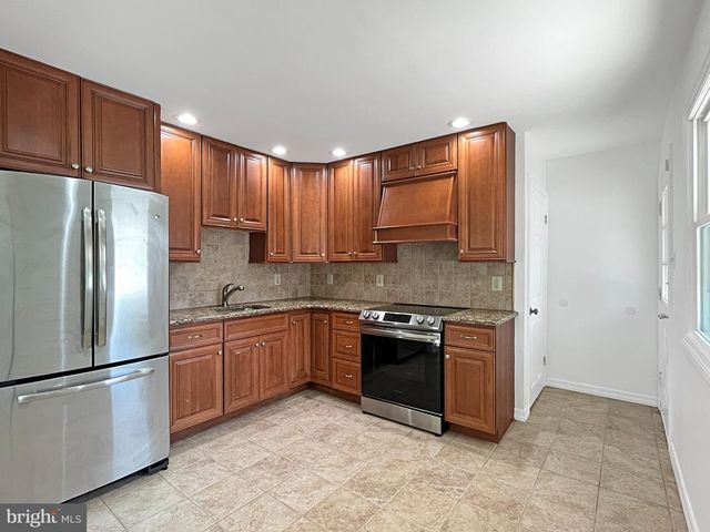 108 STEVENSON AVE, Beverly, NJ 08010
