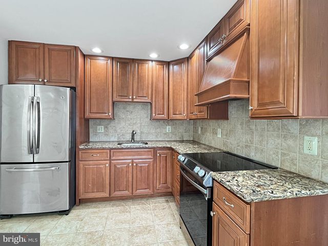 108 STEVENSON AVE, Beverly, NJ 08010