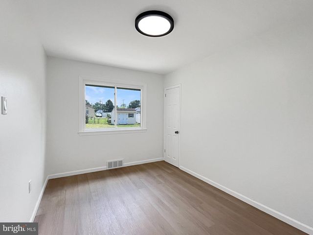 108 STEVENSON AVE, Beverly, NJ 08010