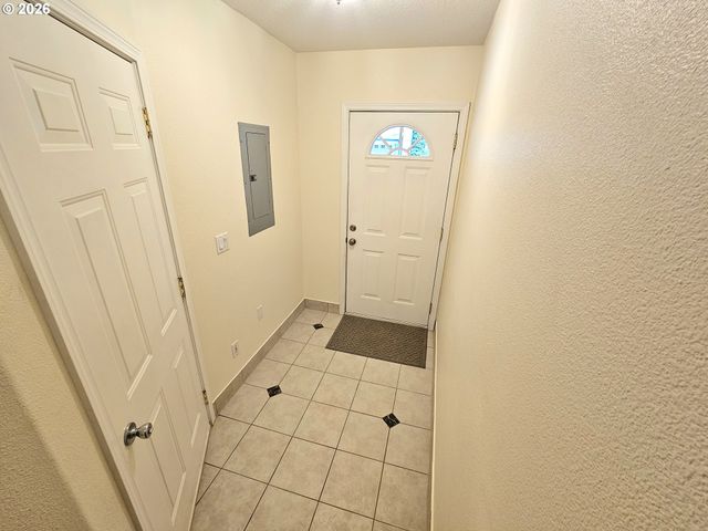 7867 Ne KIAN Ln, Beaverton, OR 97006