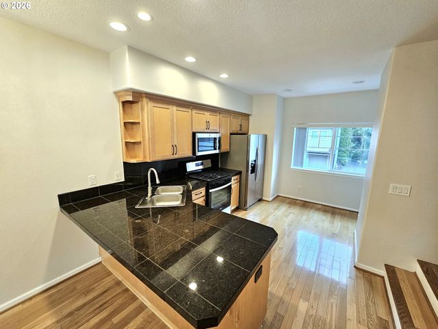 7867 Ne KIAN Ln, Beaverton, OR 97006