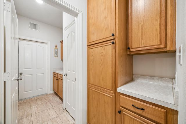 7618 N Linpar Court N, Houston, TX 77040