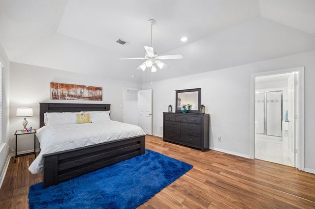 7618 N Linpar Court N, Houston, TX 77040