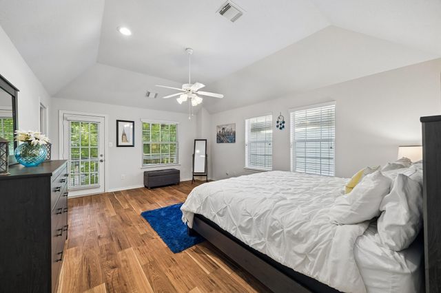 7618 N Linpar Court N, Houston, TX 77040