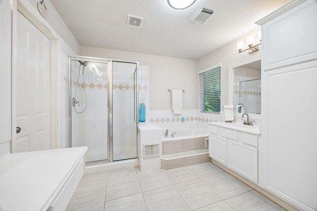 7618 N Linpar Court N, Houston, TX 77040