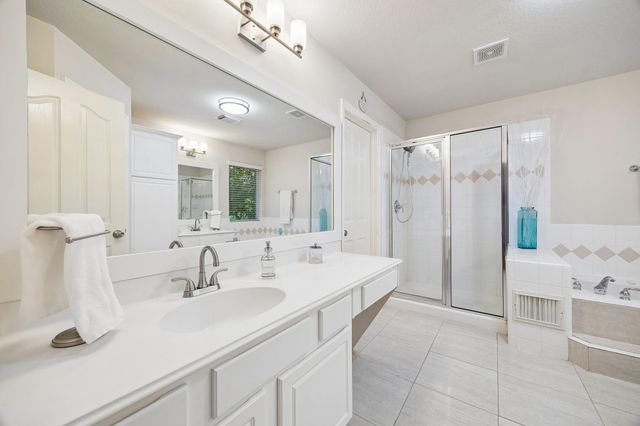 7618 N Linpar Court N, Houston, TX 77040