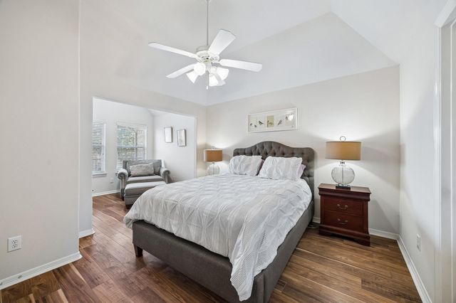 7618 N Linpar Court N, Houston, TX 77040