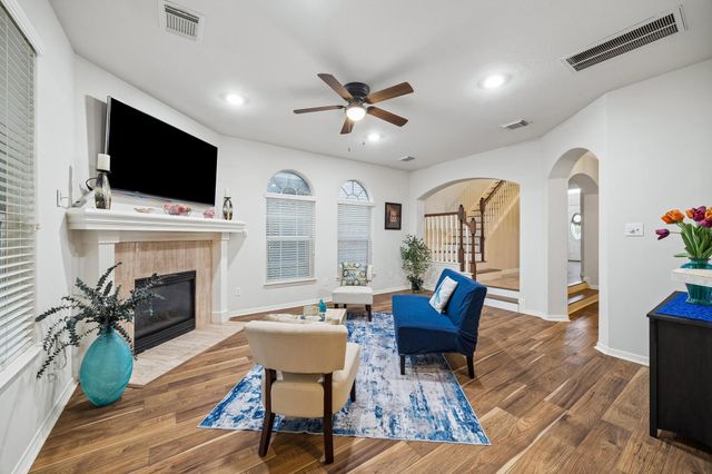 7618 N Linpar Court N, Houston, TX 77040