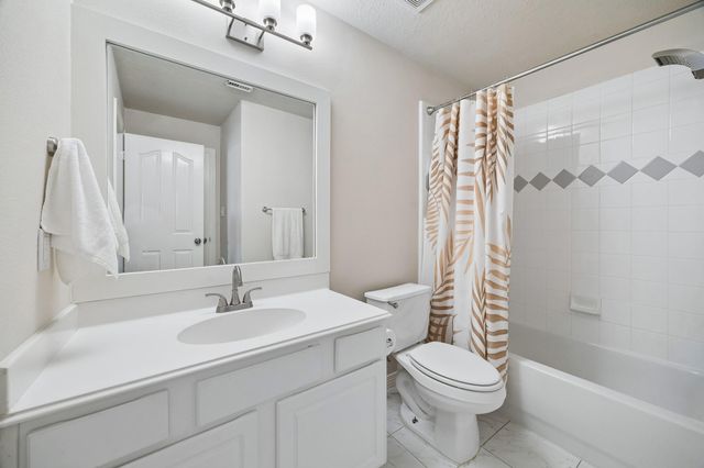 7618 N Linpar Court N, Houston, TX 77040