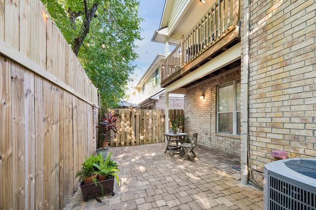 7618 N Linpar Court N, Houston, TX 77040
