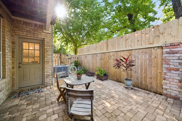 7618 N Linpar Court N, Houston, TX 77040