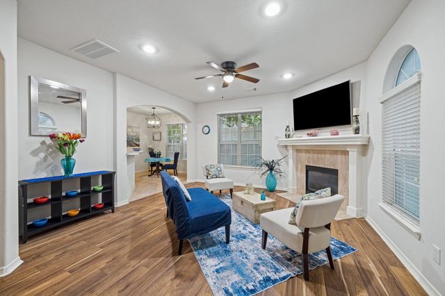 7618 N Linpar Court N, Houston, TX 77040