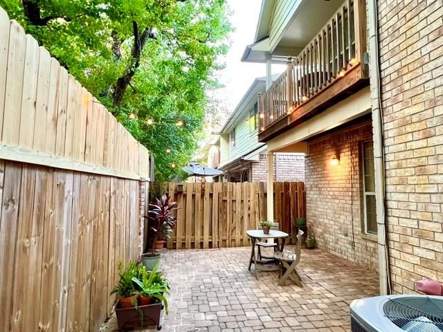 7618 N Linpar Court N, Houston, TX 77040