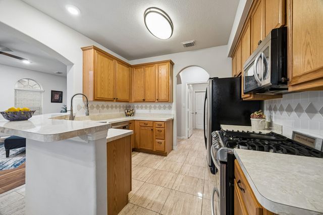 7618 N Linpar Court N, Houston, TX 77040