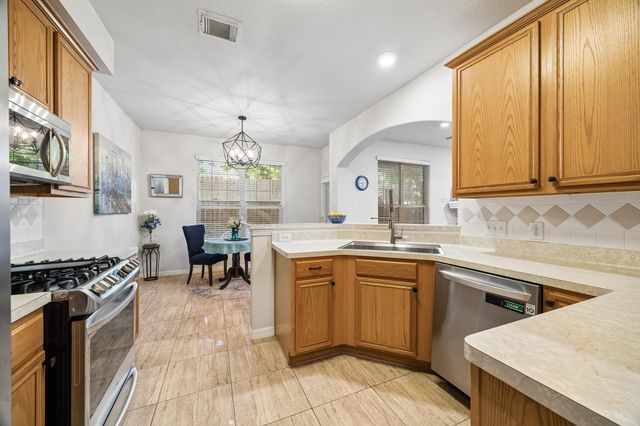 7618 N Linpar Court N, Houston, TX 77040