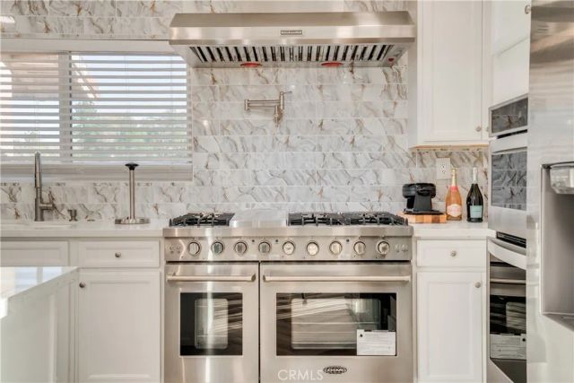 1450 Via Vallarta, Riverside, CA 92506