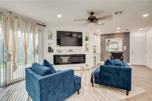 1450 Via Vallarta, Riverside, CA 92506