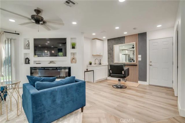 1450 Via Vallarta, Riverside, CA 92506