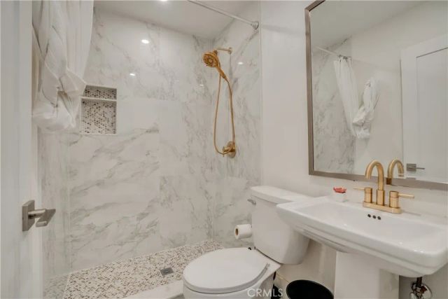 1450 Via Vallarta, Riverside, CA 92506