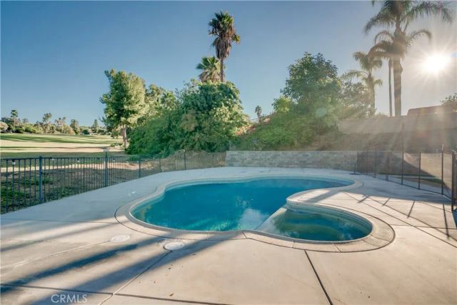 1450 Via Vallarta, Riverside, CA 92506