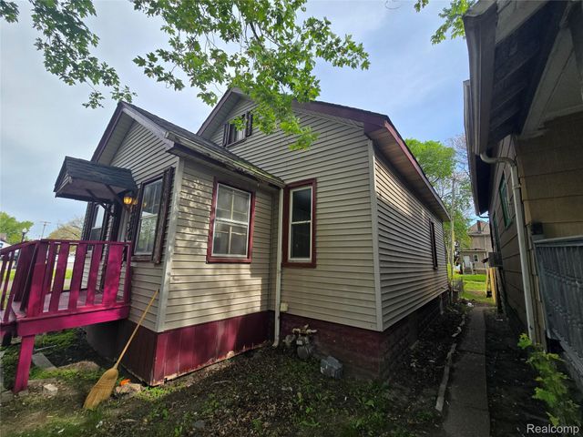 15 E Goodell, Ecorse, MI 48229