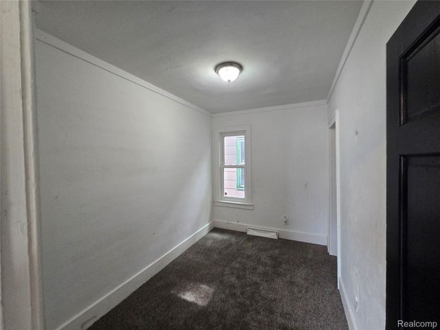 15 E Goodell, Ecorse, MI 48229