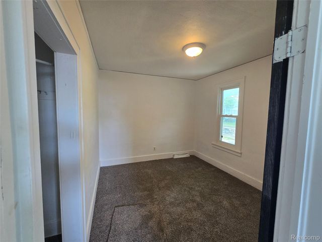 15 E Goodell, Ecorse, MI 48229